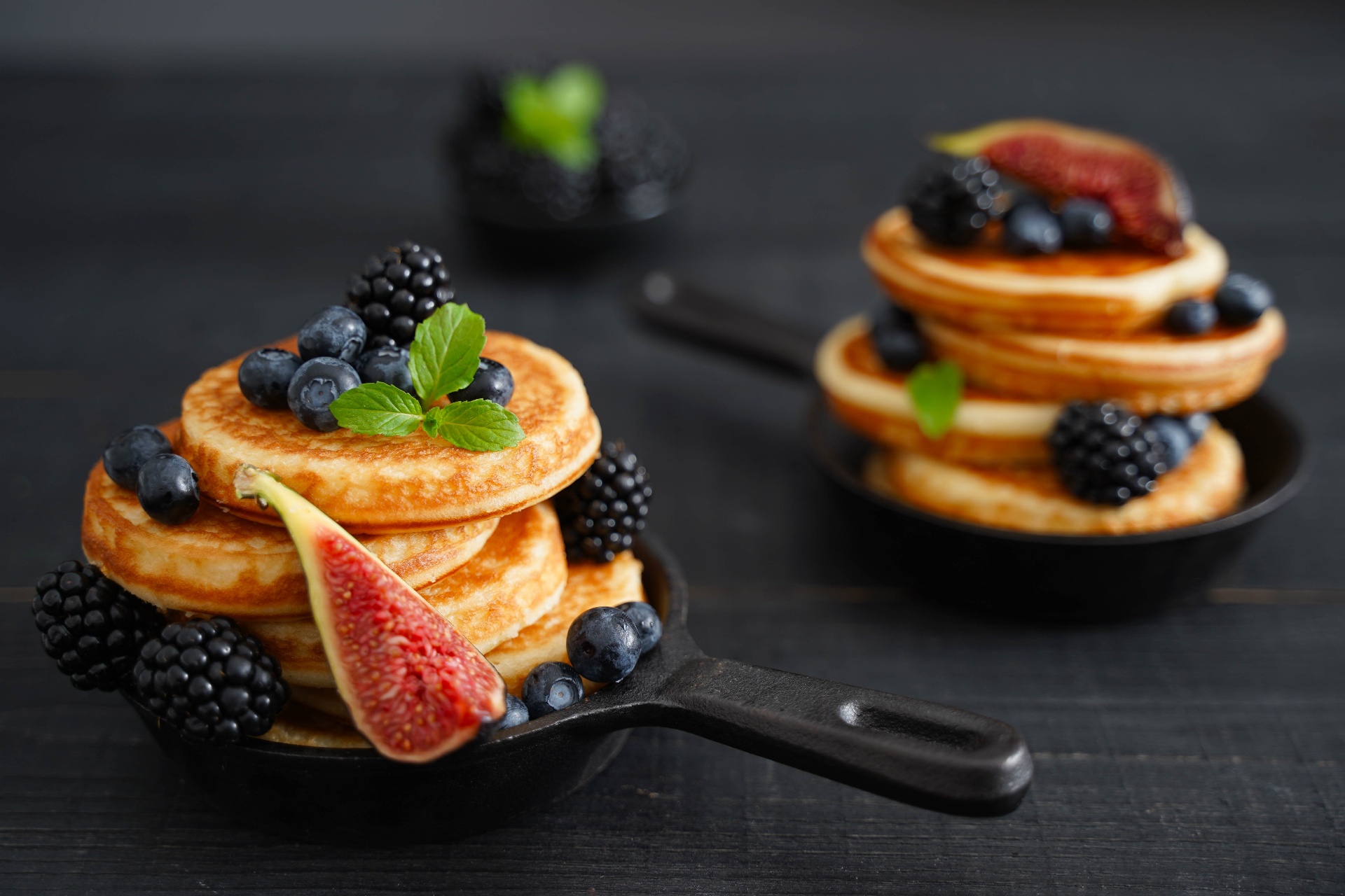 Waffles with berries — Pancakes, Waffles & Berries