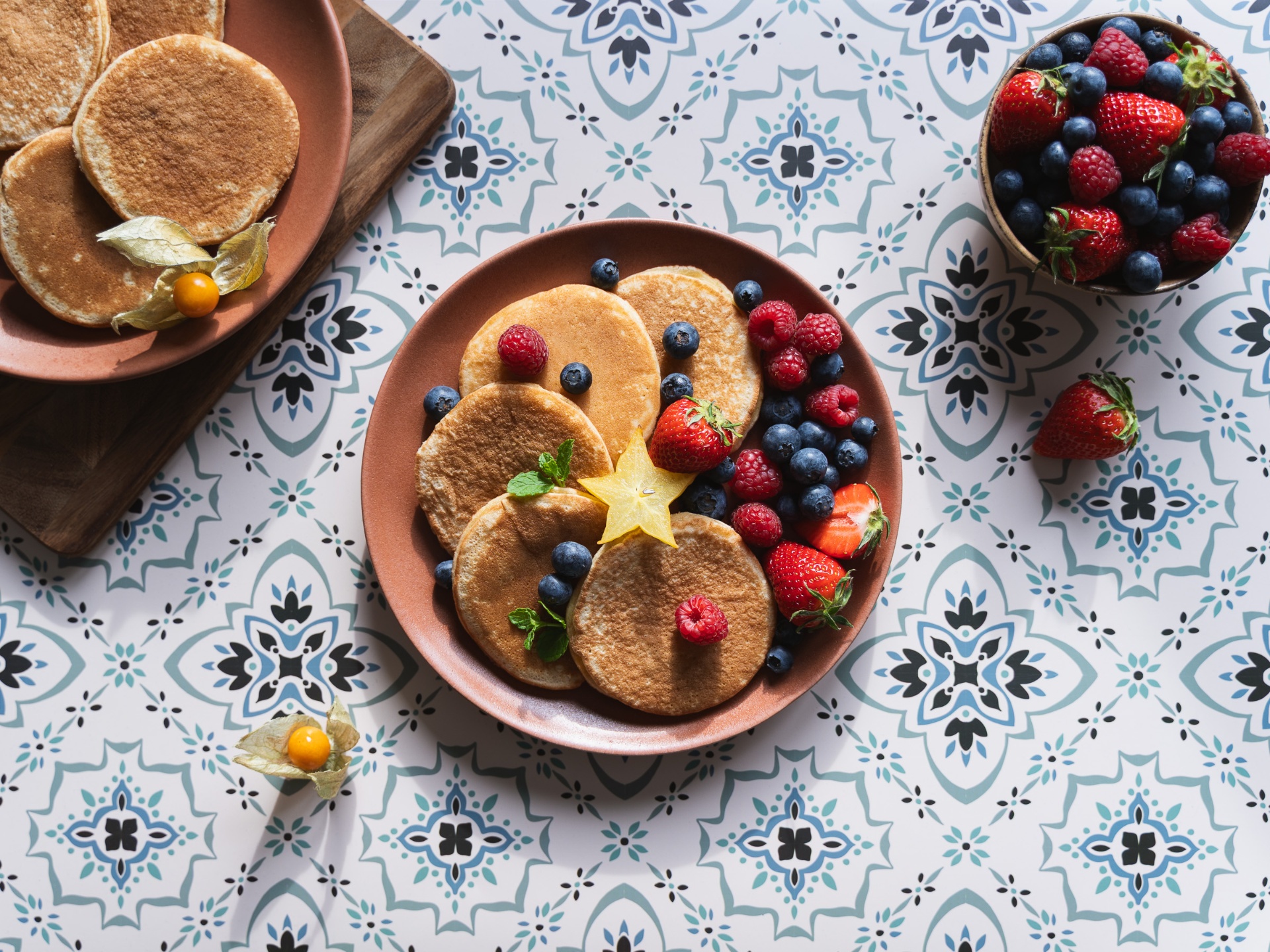 Editorial food photography — Pancakes & Berries cluster