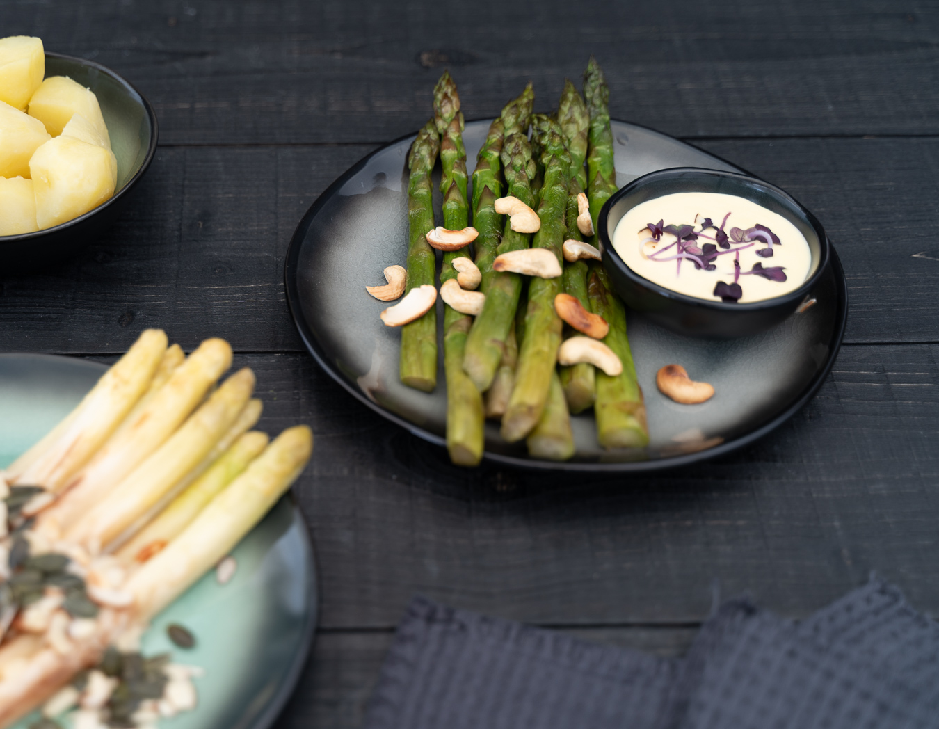 Green asparagus with cashews and dip — Green Kitchen