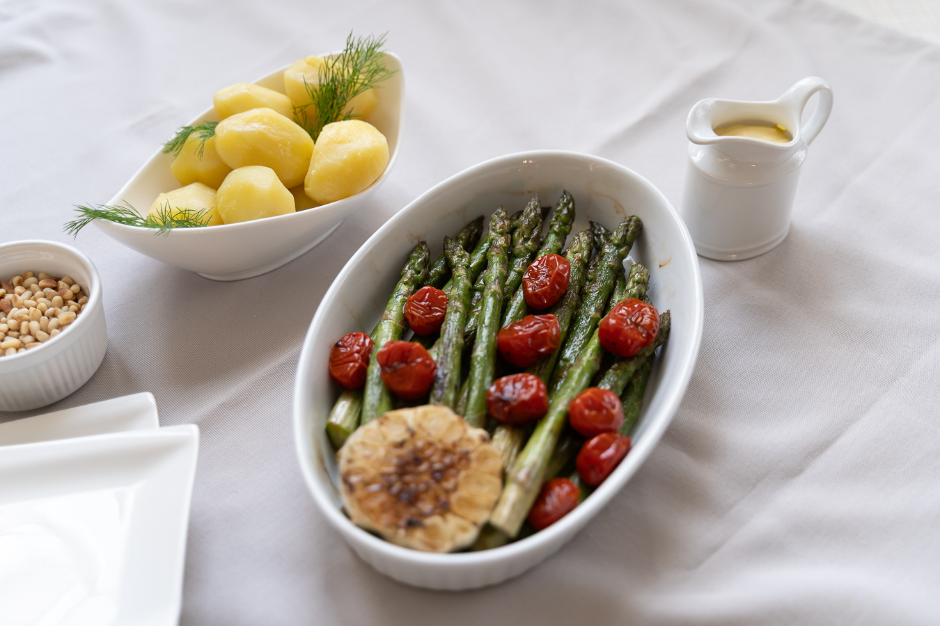 Roasted asparagus, potatoes and hollandaise — Green Kitchen