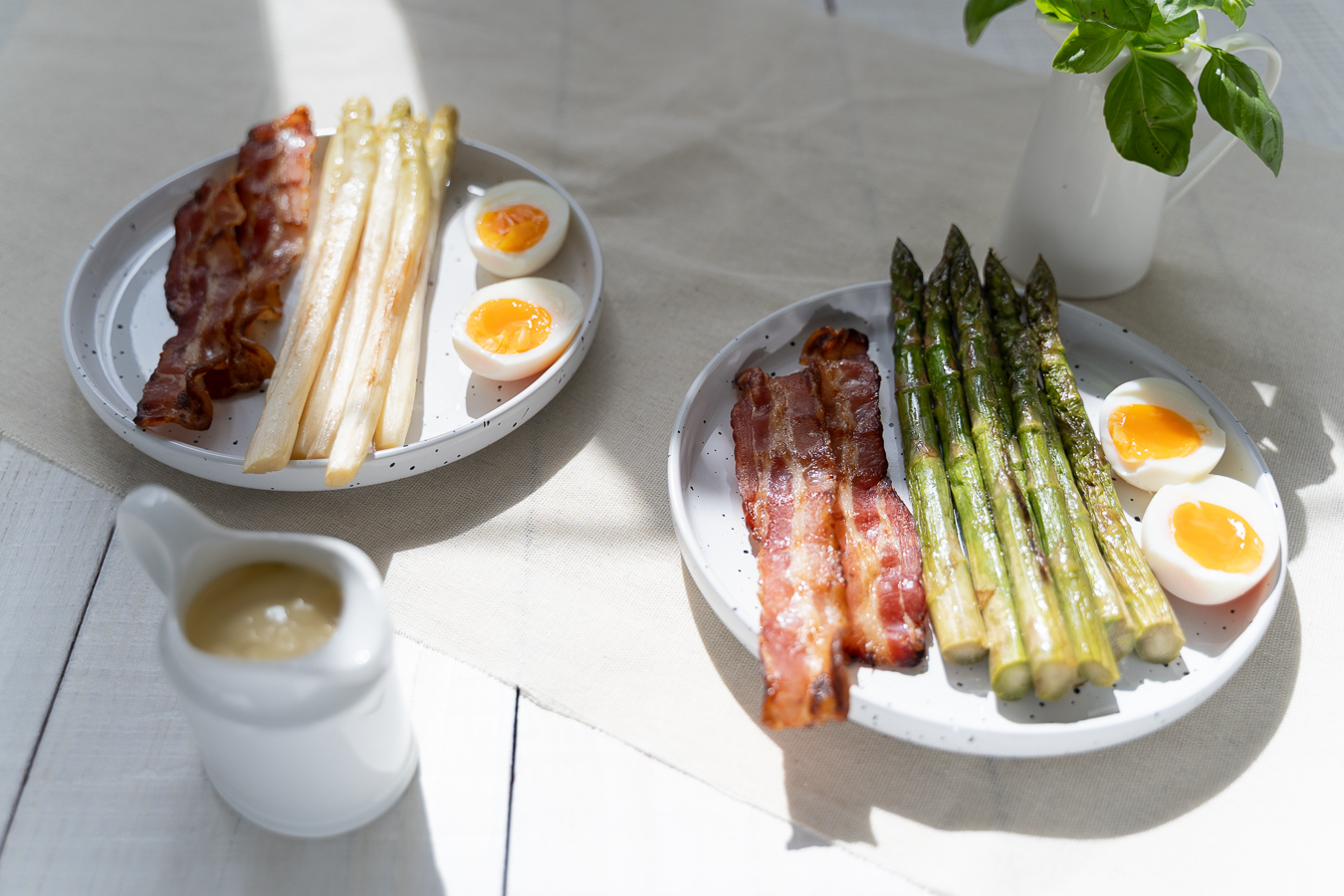 Sunlit asparagus plates with bacon and egg — Green Kitchen