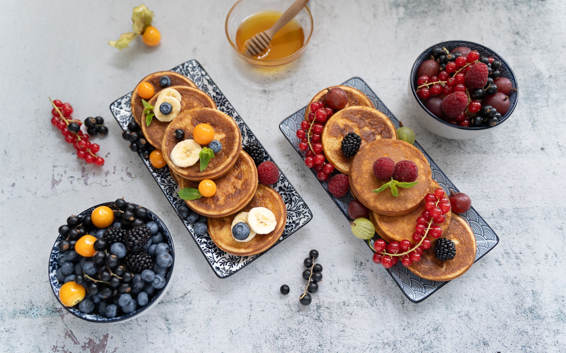 Editorial food photography — Pancakes & Berries cluster
